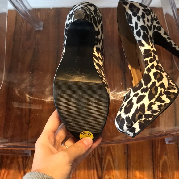 Animal Print Pumps - Picture 4 of 4